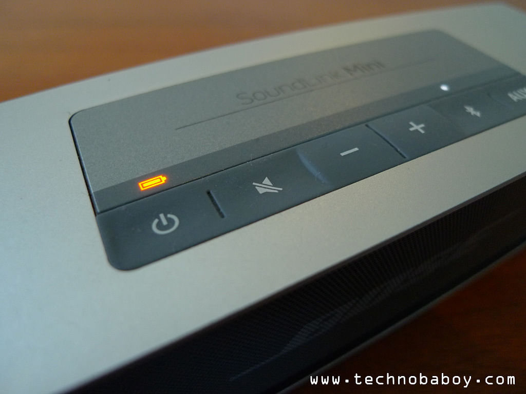 mute button on bose soundlink mini